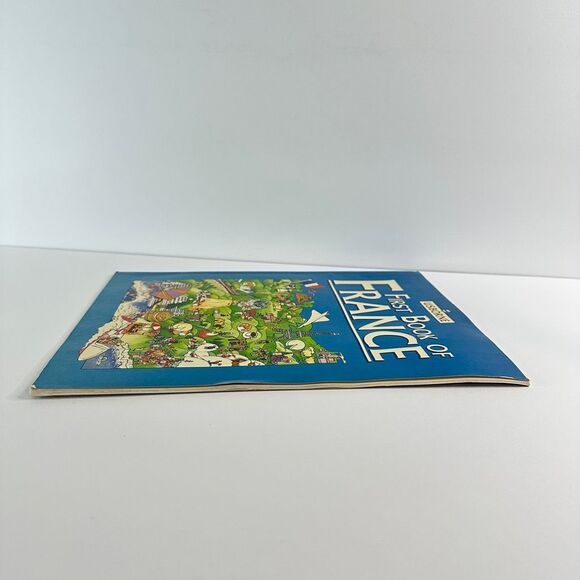 Usborne First Book of France book (Paperback) - Picture 9 of 10